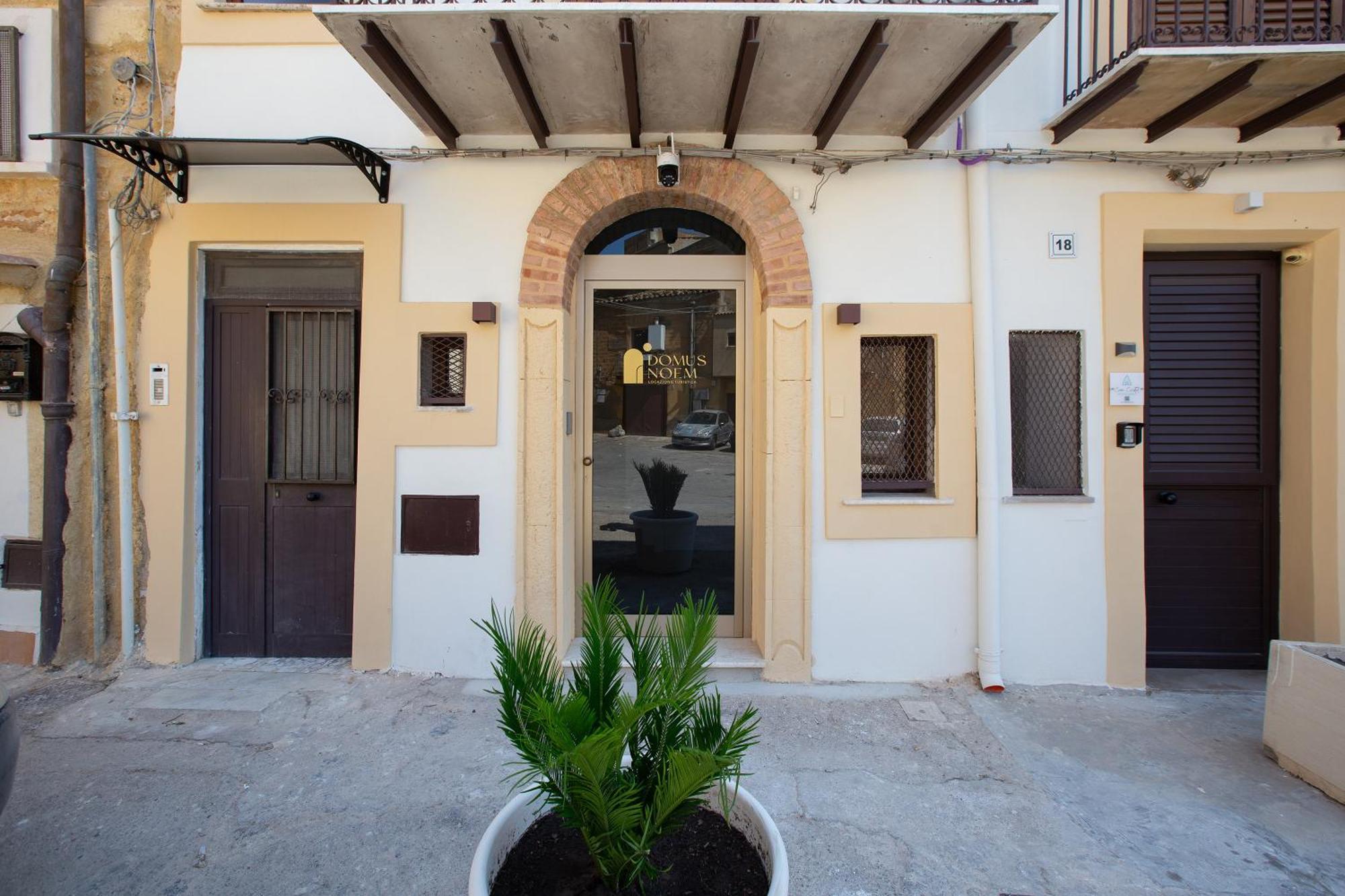 Domus Noem - Locazione Turistica Hotel Agrigento Ngoại thất bức ảnh
