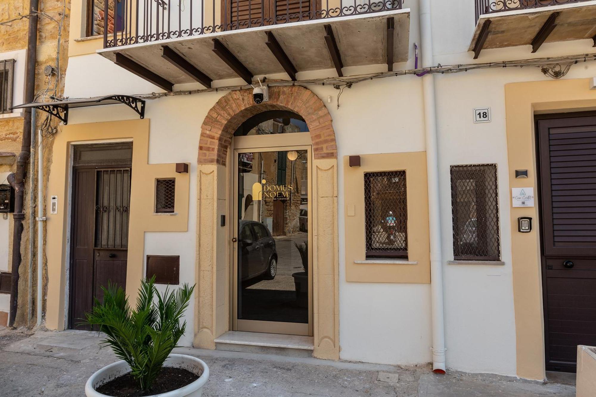 Domus Noem - Locazione Turistica Hotel Agrigento Ngoại thất bức ảnh